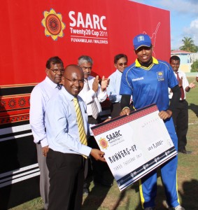 Sri Lankan captain receiving prize money